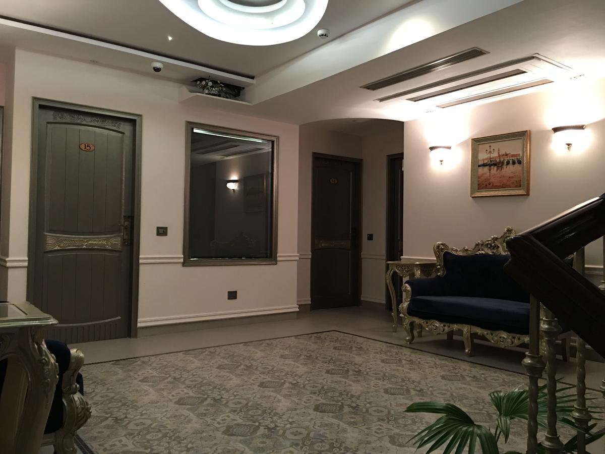 Hotel Posh จัณฑีครห์ ภายนอก รูปภาพ