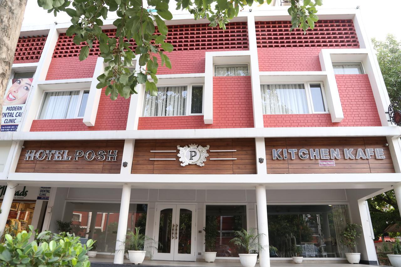 Hotel Posh จัณฑีครห์ ภายนอก รูปภาพ